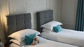 Hypo-allergenic bedding, minibar, in-room safe, blackout curtains