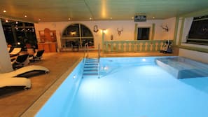 Innenpool, Liegestühle