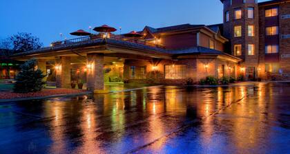Grand Gateway Hotel