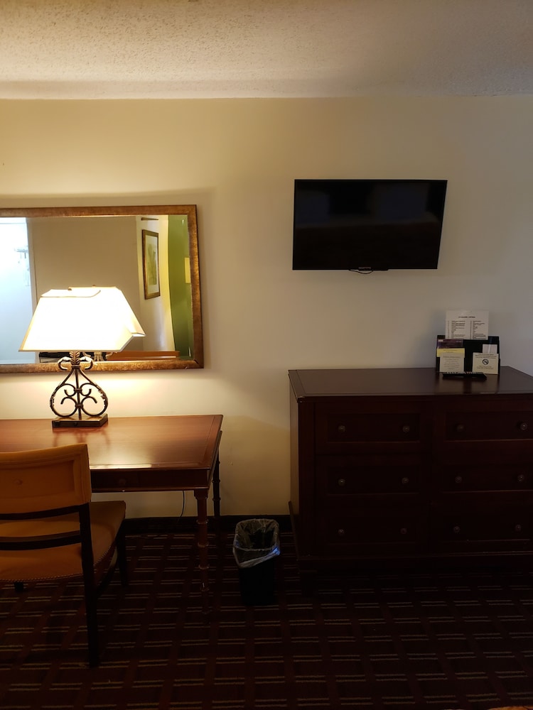 Select Inn Murfreesboro