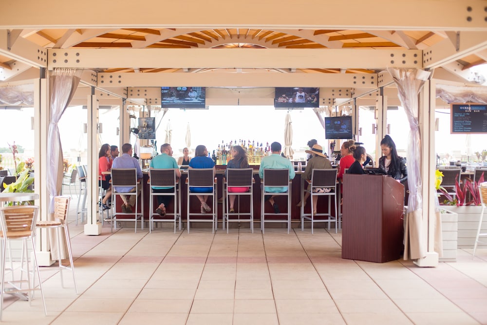 Poolside bar, The Mansion at Ocean Edge