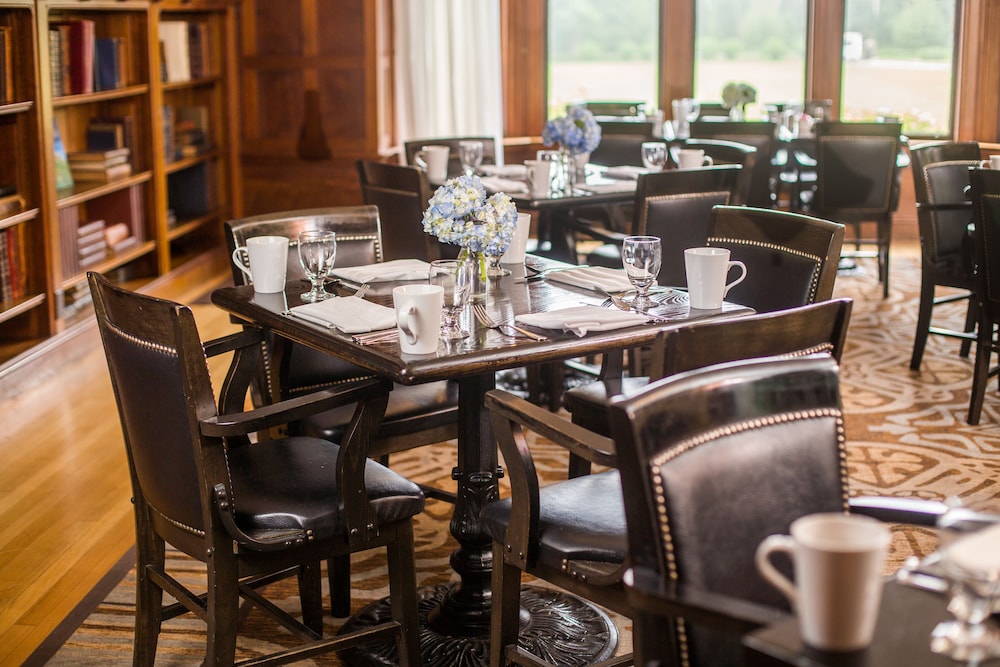 Breakfast area, The Mansion at Ocean Edge