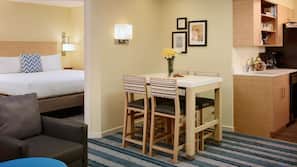 1 bedroom, in-room safe, iron/ironing board, free WiFi