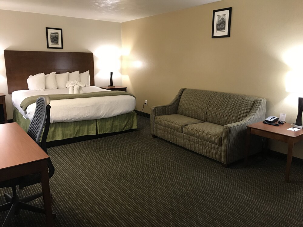 Room, Dinosaur Inn & Suites