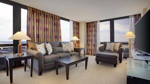 Luxe beddengoed, pillowtop-bedden, een kluis op de kamer, een bureau