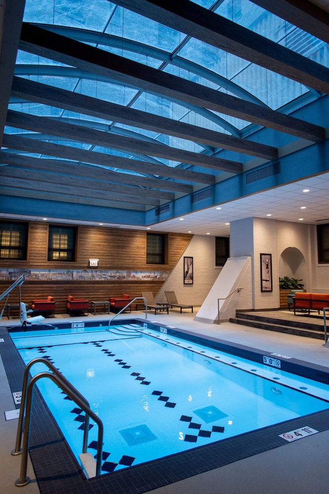 Indoor pool, Palmer House a Hilton Hotel