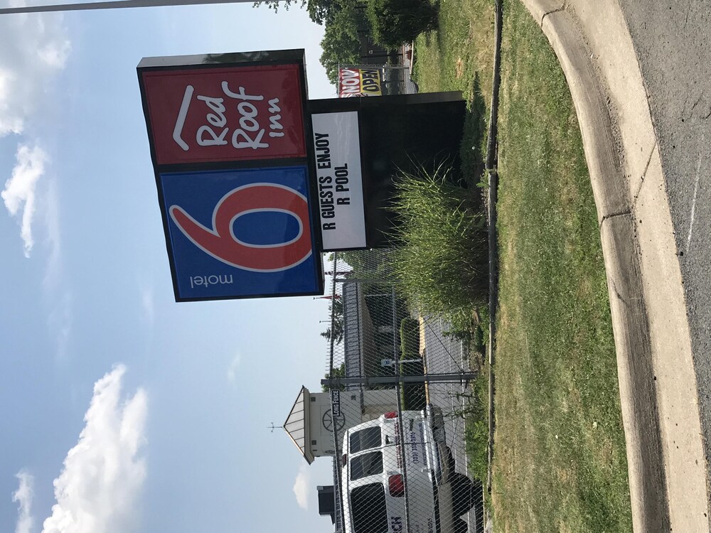 Property grounds, Motel 6 Dumfries, VA