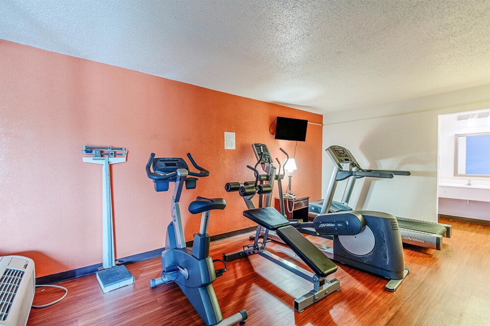 Fitness facility, Motel 6 Dumfries, VA