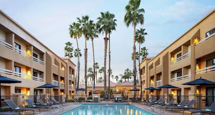 Courtyard By Marriott Palm Springs