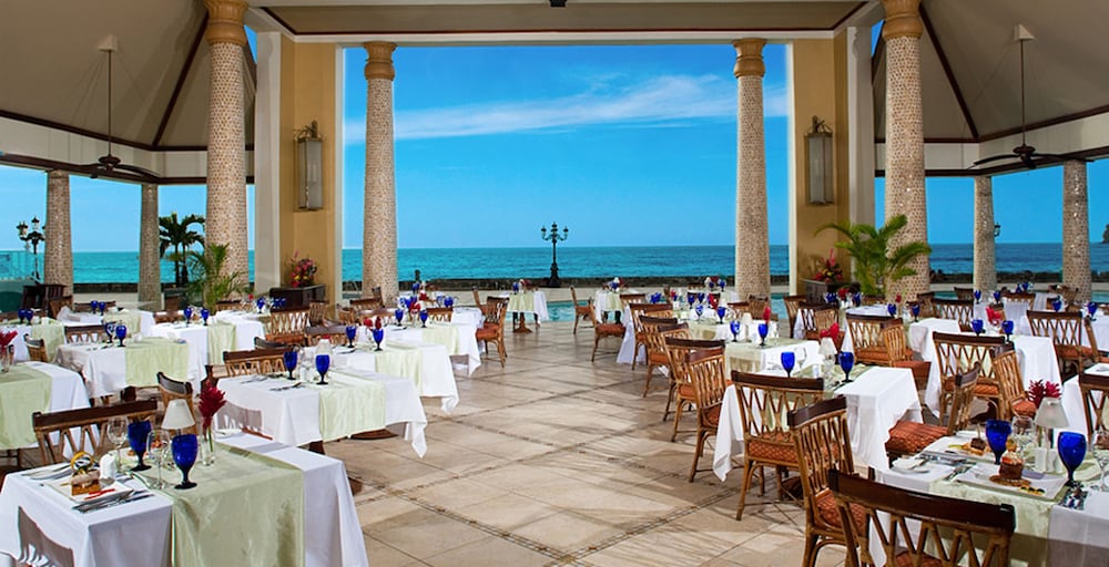 Breakfast area, Sandals Regency La Toc - ALL INCLUSIVE Couples Only