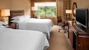 Premium bedding, in-room safe, desk, iron/ironing board
