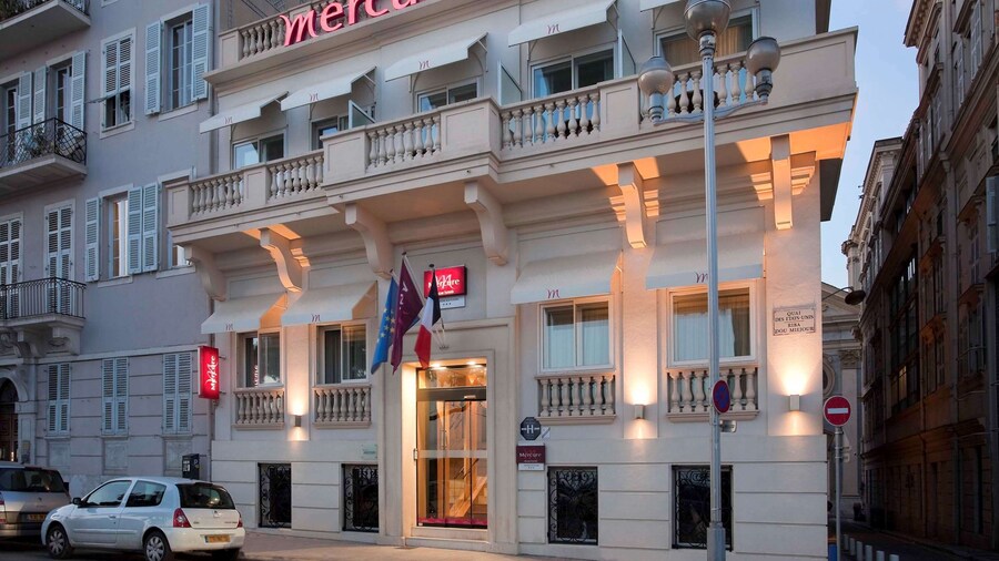 Mercure Nice Marche aux Fleurs