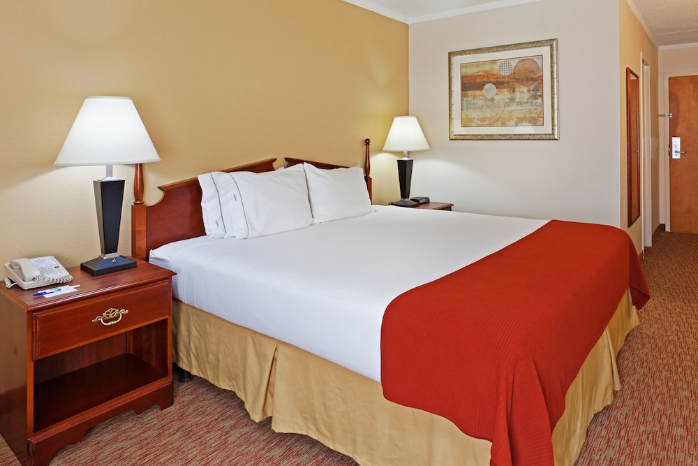 Holiday Inn Express Greensboro-(I-40 @ Wendover), an IHG Hotel