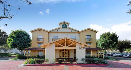La Quinta Inn & Suites by Wyndham Irvine Spectrum