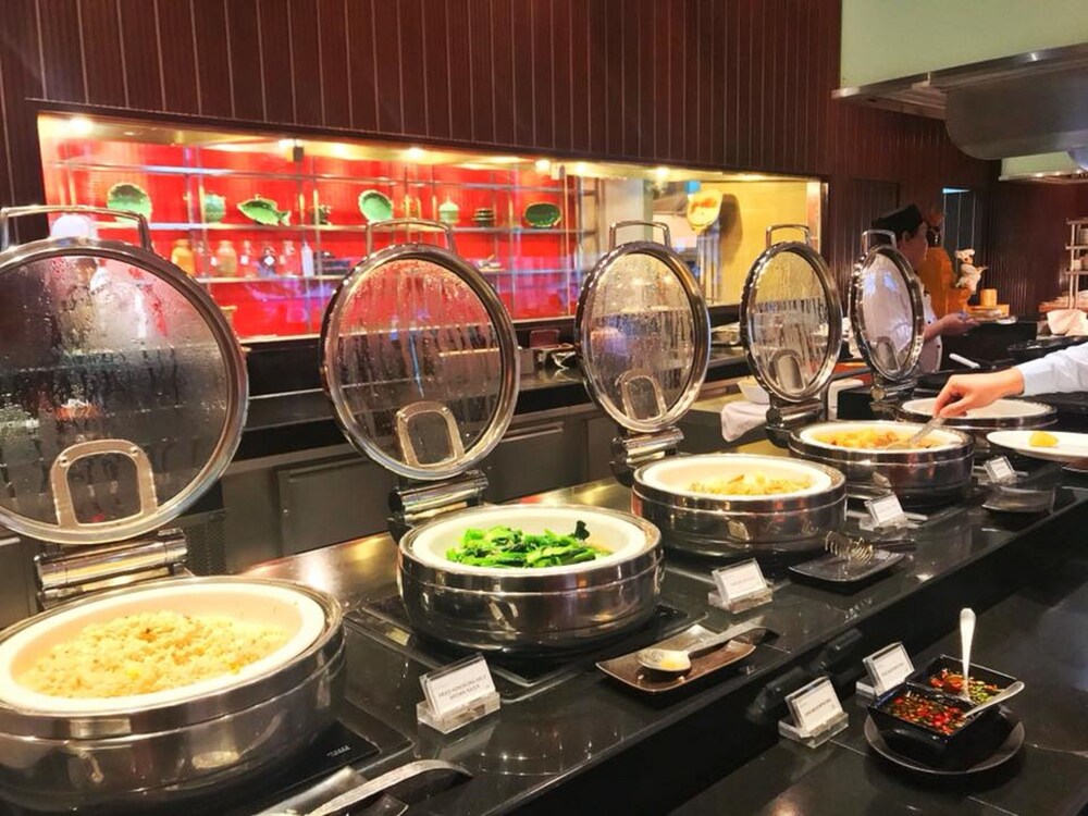 Holiday Inn Bangkok Silom In Bangkok Hotel Rates Reviews On Orbitz