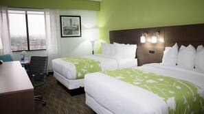 Premium bedding, down duvet, desk, blackout curtains