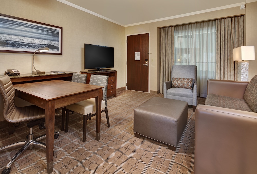 Embassy Suites by Hilton San Diego - La Jolla