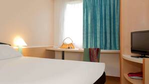 In-room safe, desk, soundproofing, iron/ironing board
