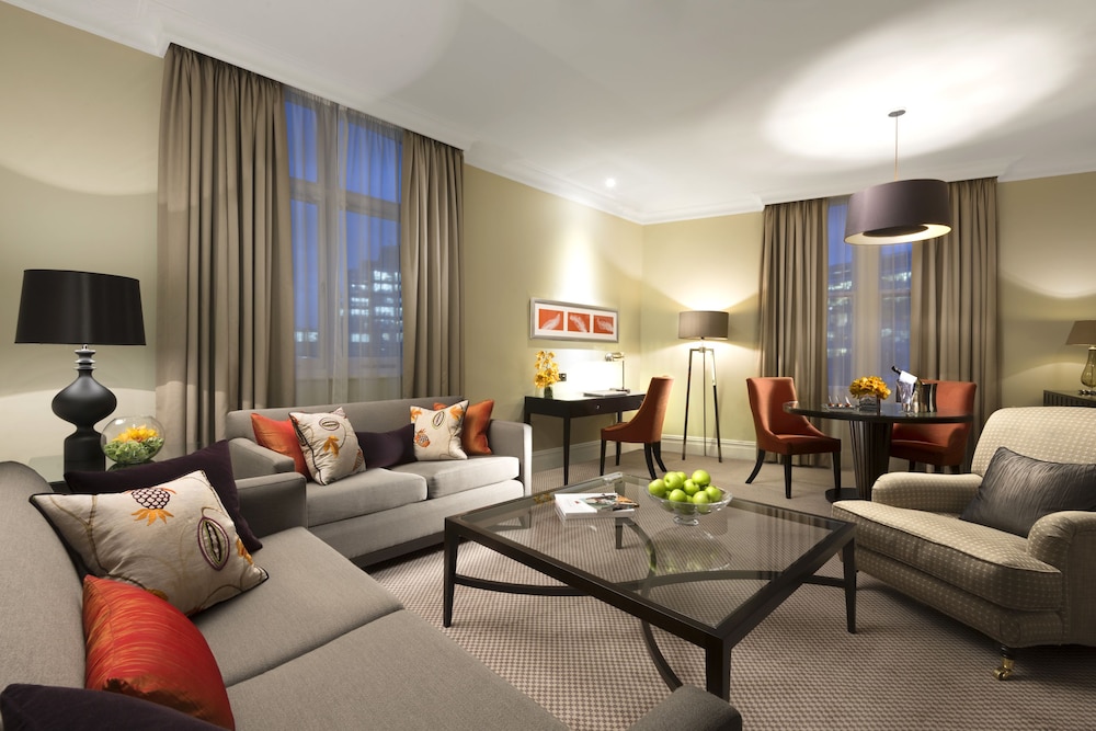 Taj 51 Buckingham Gate Suites And Residences London 2019 Hotel Terrace Patio Featured Image