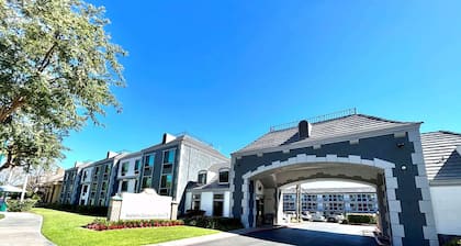 Ramada by Wyndham Anaheim Convention Center