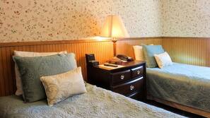 3 bedrooms, premium bedding, down comforters, pillowtop beds