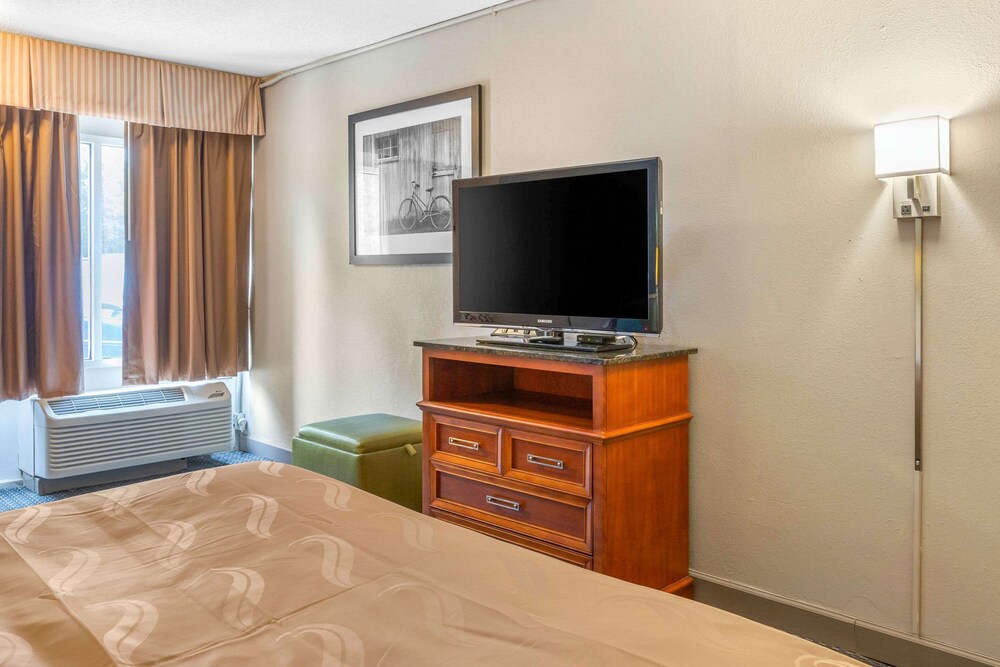 Room, Quality Inn & Suites Apex - Holly Springs