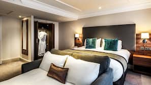 Premium bedding, free minibar, in-room safe, desk