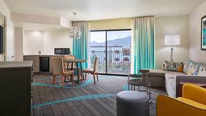Premium bedding, in-room safe, desk, blackout drapes
