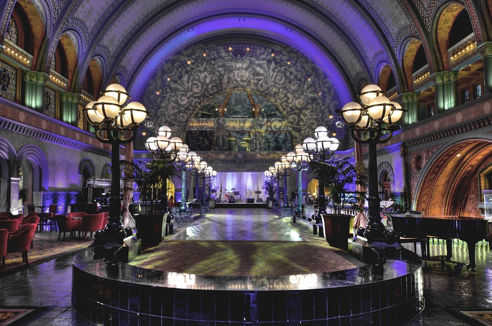 St. Louis Union Station Hotel, Curio Collection by Hilton (St. Louis