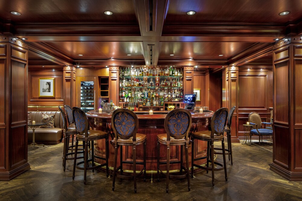 Amway Grand Plaza, Curio Collection by Hilton 2019 Room Prices 181