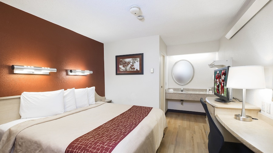 Red Roof Inn Louisville East - Hurstbourne
