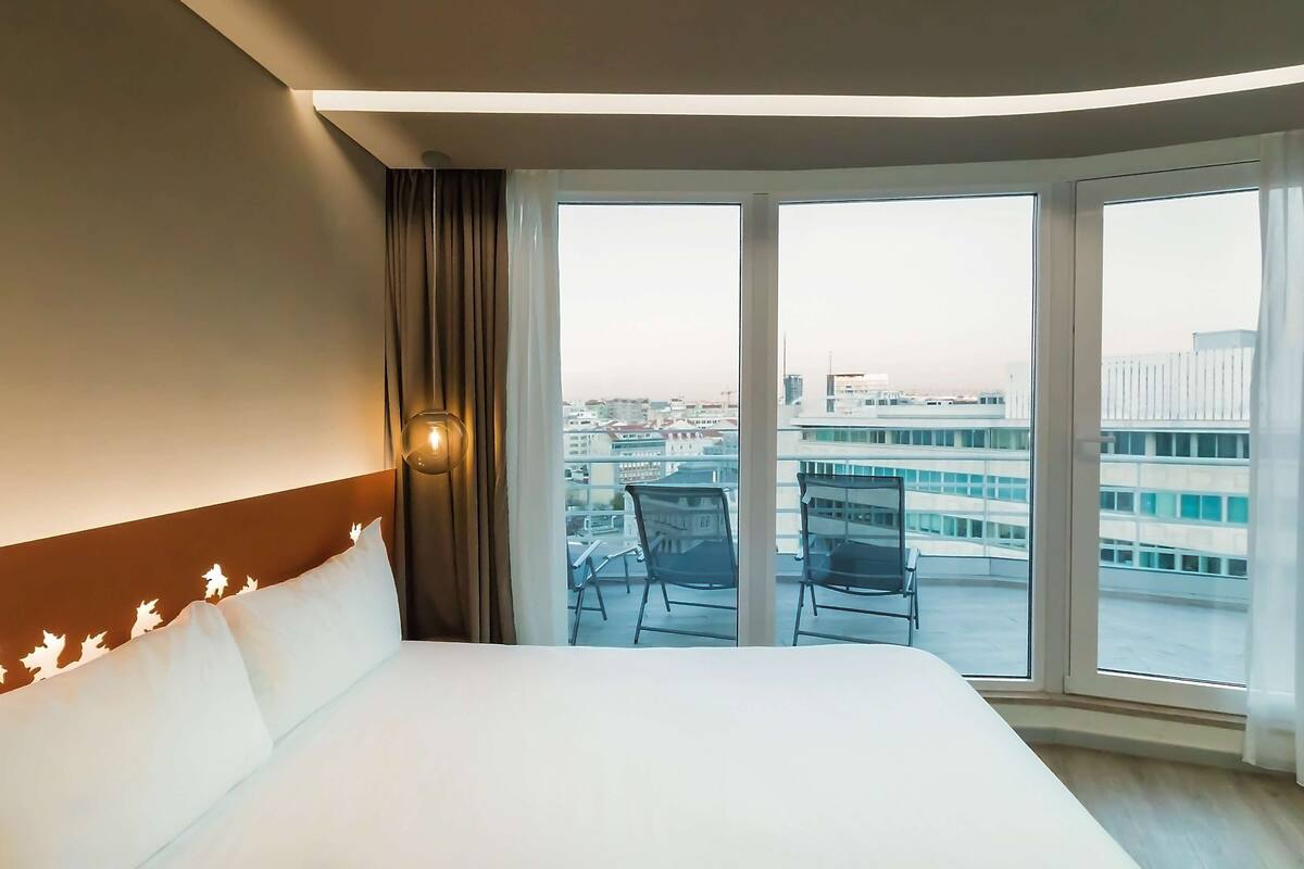 Ibis Styles Lisboa Centro Marques De Pombal Distrikt Lissabon Hotelbewertungen 21 Expedia De