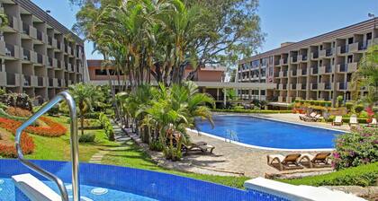 Irazu Hotel & Studios
