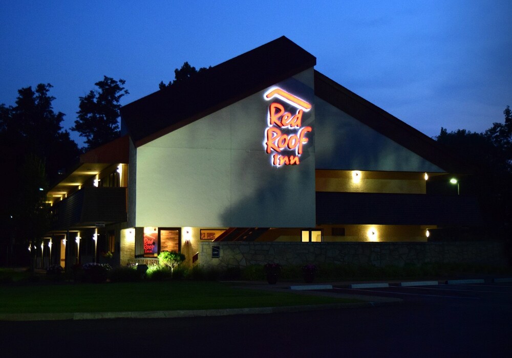 Red Roof Inn Buffalo - Niagara Airport