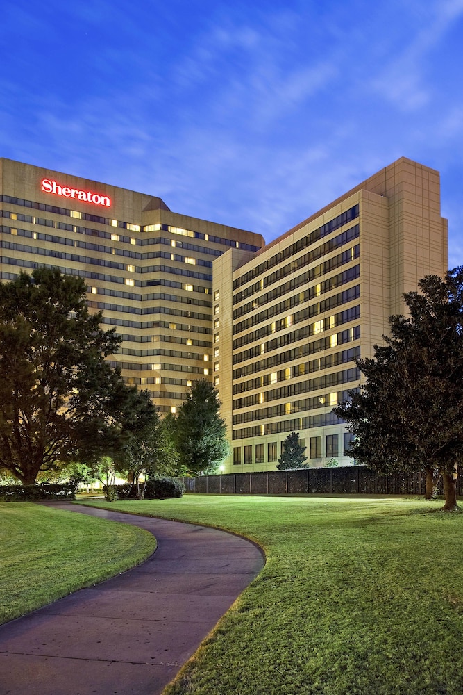 Sheraton Memphis Downtown Hotel In Rates Reviews Sheraton Memphis Downtown Hotel 4 0 Out Of 5 Meeting Facility Featured Image