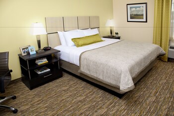 Candlewood Suites Lenexa - Overland Park Area