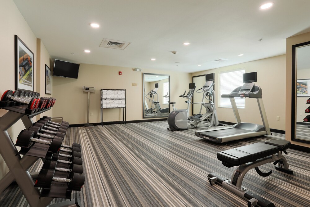 Candlewood Suites Lenexa - Overland Park Area, an IHG Hotel