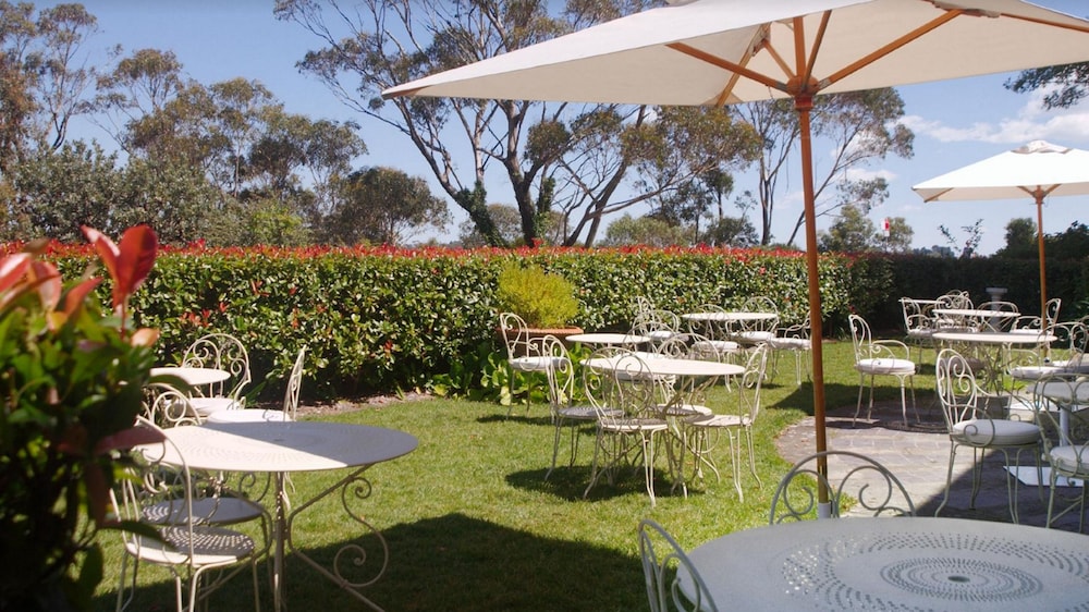 Outdoor dining, Lilianfels Resort & Spa - Blue Mountains