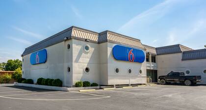 Motel 6 Durham, NC