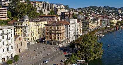 International au Lac Historic Lakeside Hotel