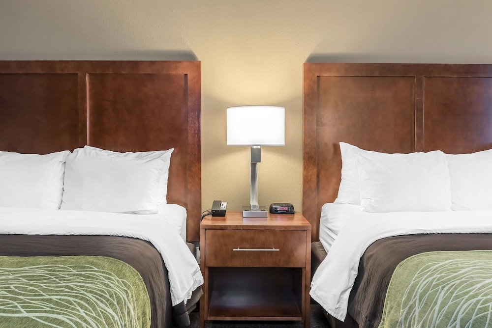 Comfort Inn & Suites Piqua-Near Troy-I75