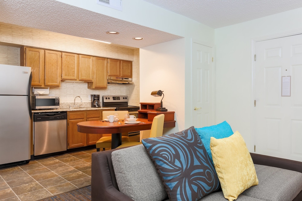 Private kitchen, Hawthorn Suites by Wyndham Tinton Falls