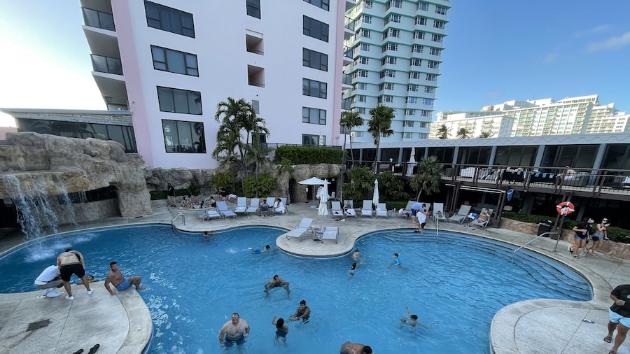 The Alexander Hotel