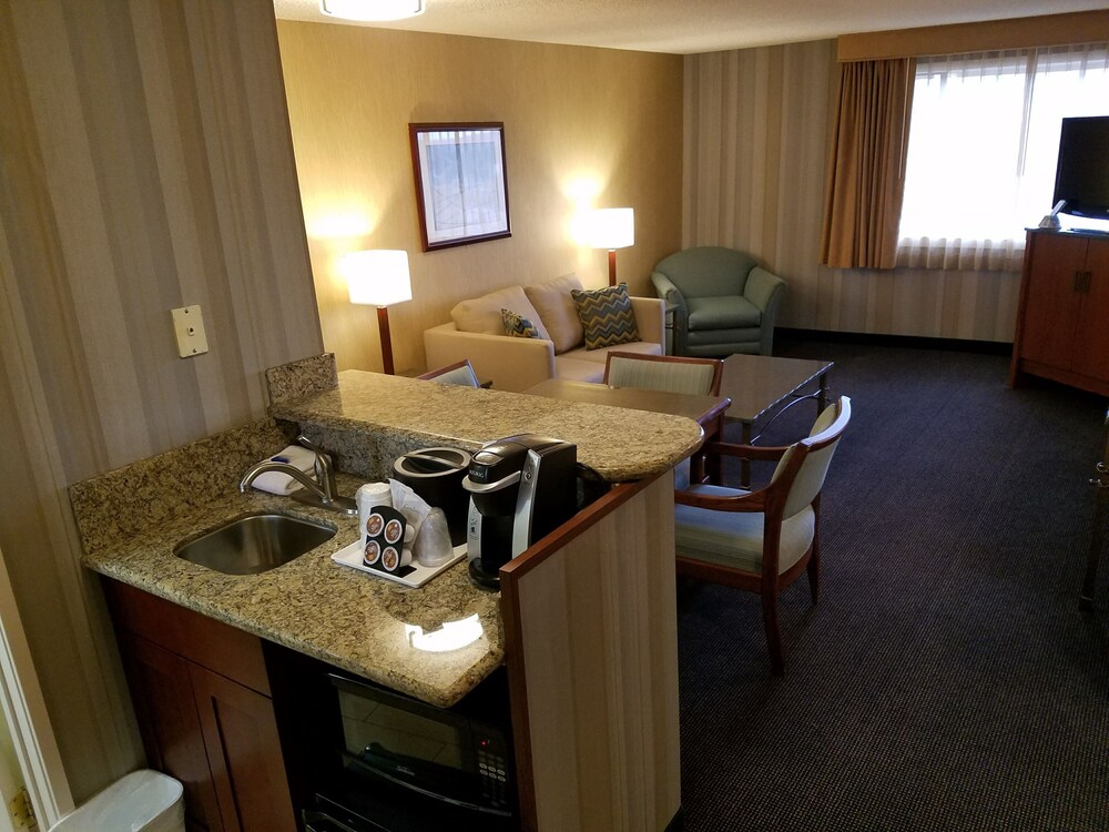 Best Western Cascadia Inn