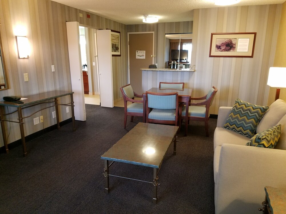 Best Western Cascadia Inn