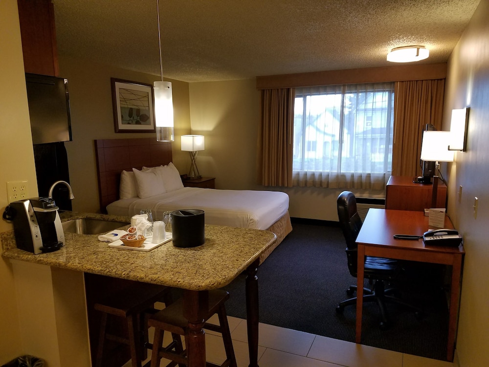 Best Western Cascadia Inn