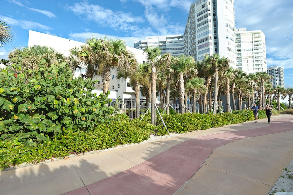 Crystal Beach Suites Hotel Miami Crystal Beach Suites Hotel Miami