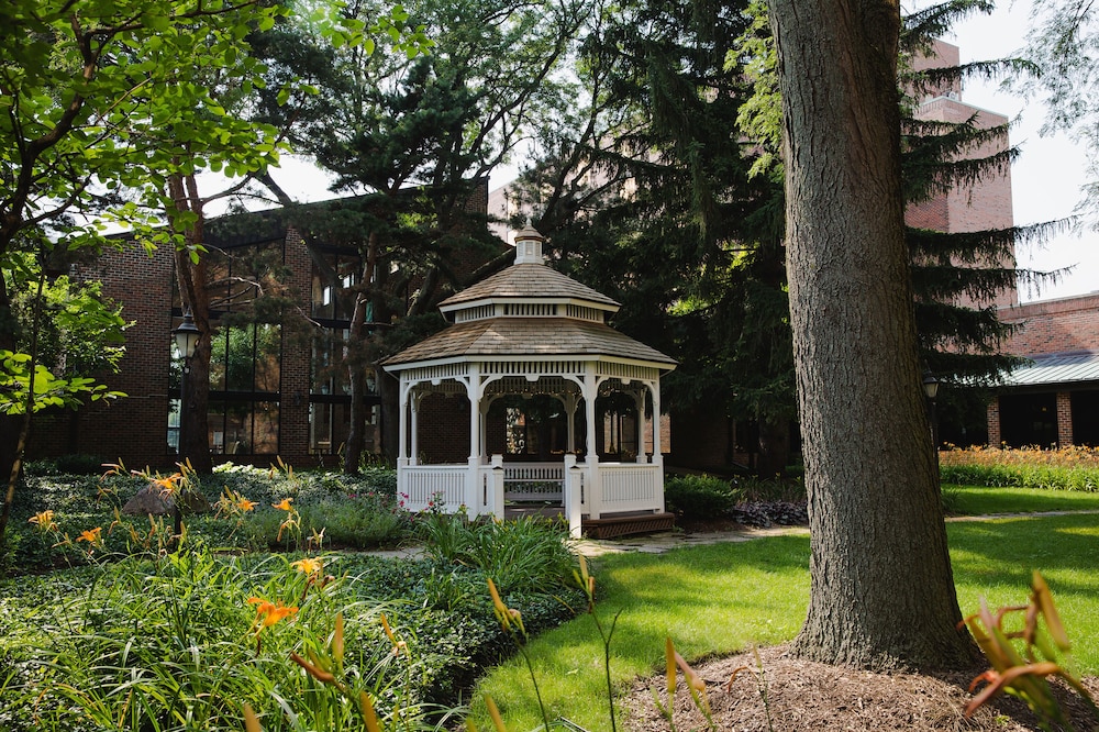 Exterior, Holiday Inn Chicago - Countryside / Lagrange, an IHG Hotel