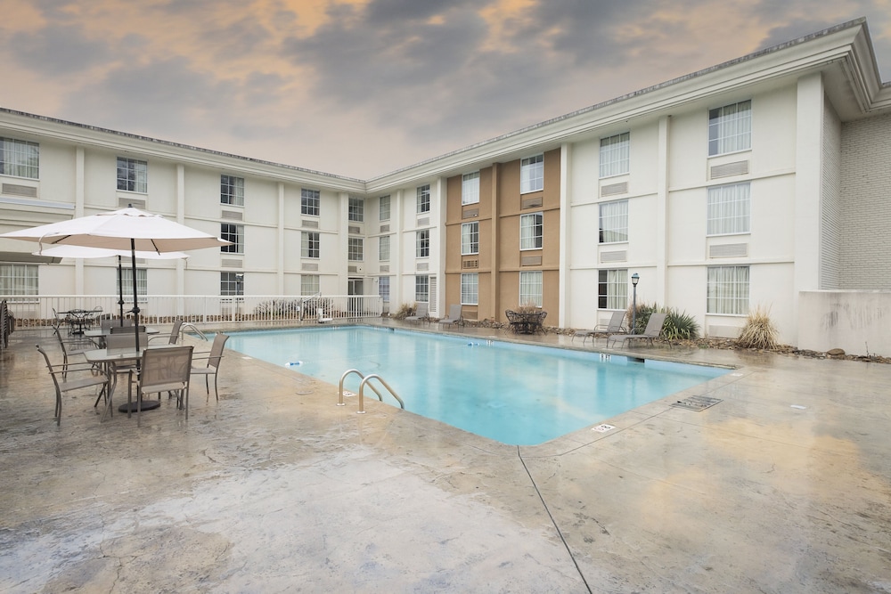 Red Roof Inn Knoxville Central - Papermill Road