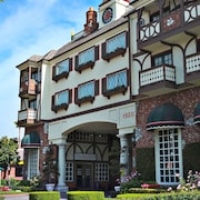 The 10 Top Disneyland Anaheim Hotels In 2018 79 Hotel Deals Anaheim Camelot Inn Suites